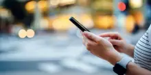 Banche, il 78% degli utenti controlla il conto dallo smartphone