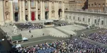 Udienza giubilare, Papa: non farsi distrarre da ricchezze