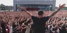 VIDEO. Milan, contestazione di 5mila tifosi davanti la sede del club