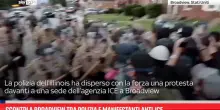 Scontri a Broadview tra polizia e manifestanti anti-ICE