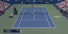 Alcaraz, punto impossibile che lascia immobile Djokovic!