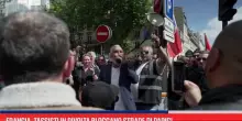 Francia, tassisti in rivolta bloccano strade di Parigi