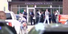 Sparatoria Minneapolis, uccide due bambini e si suicida. Killer elogia autori stragi