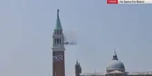 Venezia, protesta contro nozze Jeff Bezos: spunta striscion