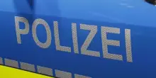 Auto sulla folla in Baviera: ferite moglie e figlia del conducente
