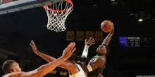 Ant vola sopra il ferro: la sua schiacciata abbatte Golden State. VIDEO