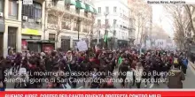 Buenos Aires, corteo per santo diventa protesta contro Milei