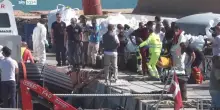 Guardia costiera soccorre barcone, a bordo 2 morti e 14 feriti gravi