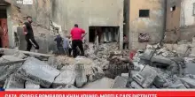 Gaza, Israele bombarda Khan Younis: morti e case distrutte