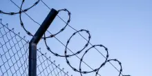 Detenuti appiccano fuoco in carcere, 6 agenti feriti all'Elba
