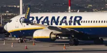 Grecia, aereo Ryanair rompe ala durante atterraggio e si schianta