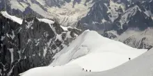 Monte Bianco, alpinista morto travolto da un seracco