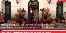 Usa, Trump e Melania distribuiscono dolci per Halloween