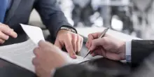 Lavoro, più contratti a tempo indeterminato e meno stagionali. I dati