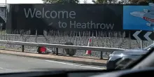 Londra, evacuato aeroporto Heathrow: perdita di materiali pericolosi
