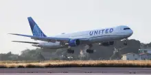 Usa, Boeing colpito da oggetti in quota: ipotesi detriti spaziali