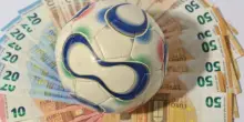 Serie A, stipendi dei giocatori ridotti del 25% in caso di retrocessione in B