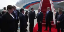 Ucraina, Putin vola in Cina, sul campo continuano raid russi