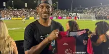 Cosa ci fa Chris Paul con la maglia del Cagliari?