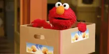 Hackerato l'account di Elmo su X: messaggi antisemiti e anti-Trump