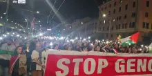 Fiaccolata e corteo a Genova per solidarietà alla Palestina