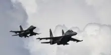 Pentagono: aerei militari venezuelani hanno sorvolato nave americana