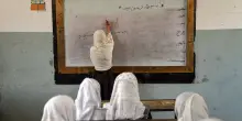 Afghanistan, talebani vietano i libri scritti dalle donne negli atenei
