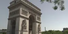 Francia, al via da oggi il divieto di fumo in spiagge, parchi e fermate bus