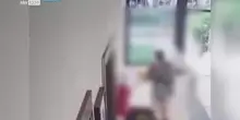 Milano, uomo arrestato per furto nel parcheggio in piazza