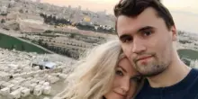 Chi è Erika Kirk: la moglie dell'attivista Charlie ucciso in Utah