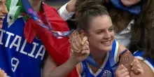 Guarda gli highlights di Francia-Italia 54-69
