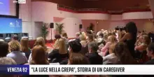 Venezia 82, presentato 'La luce nella crepa', corto sui caregiver