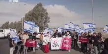 Israele, manifestanti provano a bloccare valico Kerem Shalom