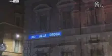 Giornata contro droghe, scritta 'No droga' su Palazzo Madama