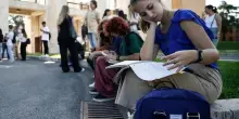 Medicina, al via domani iscrizioni. Come funziona il test