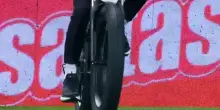Bosnia-Austria, Ragnick entra in campo con la bici