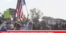 Chicago, proteste contro Ice per migranti: scontri e arresti