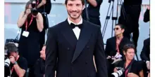 Video intimi rubati a De Martino: la procura indaga per revenge porn