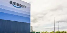 Amazon, lettera del CEO ai dipendenti: l'AI cancellerà posti di lavoro