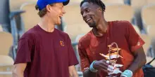 Sinner a Parigi: allenamento e sorrisi con Monfils