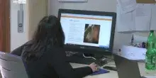 Abusi su minori, salvi dopo aver chiamato Telefono azzurro