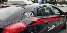 Bari, bimbo di 2 anni chiuso in auto: salvato dai passanti