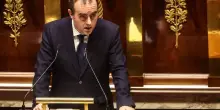 Francia, Lecornu annuncia in Parlamento: “Sospesa riforma pensioni”