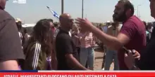 Israele, manifestanti bloccano gli aiuti destinati a Gaza