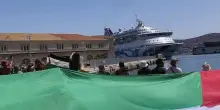 Grecia, manifestanti pro-Pal impediscono sbarco a crociera israeliana