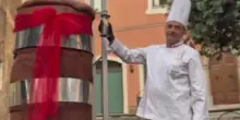 Salerno, presentato il babà più grande del mondo