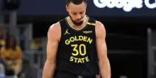 Infortunio muscolare per Steph Curry. VIDEO