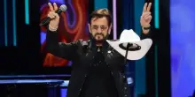 Ringo Starr compie 85 anni, 10 curiosità sul batterista dei Beatles