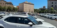 Roma, protesta dei taxi: corteo verso il Campidoglio