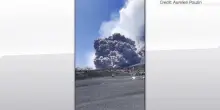 Eruzione Etna, crolla parte del cratere: alta nube di cenere